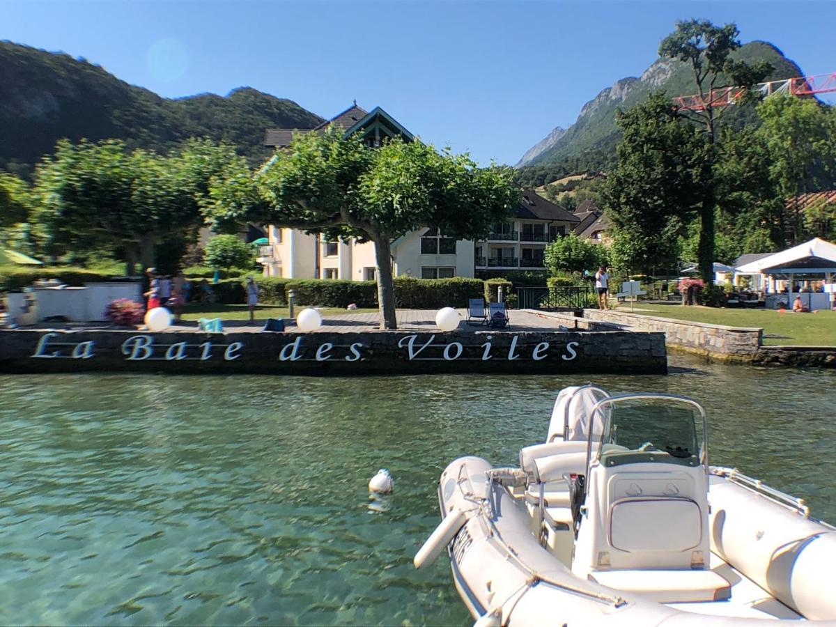 Logement Atypique Avec Vue Unique Panoramique Sur Le Lac D'Annecy, Dans Une Residence Avec Plage Et Ponton Privee Sur La Commune De Duingt Buitenkant foto