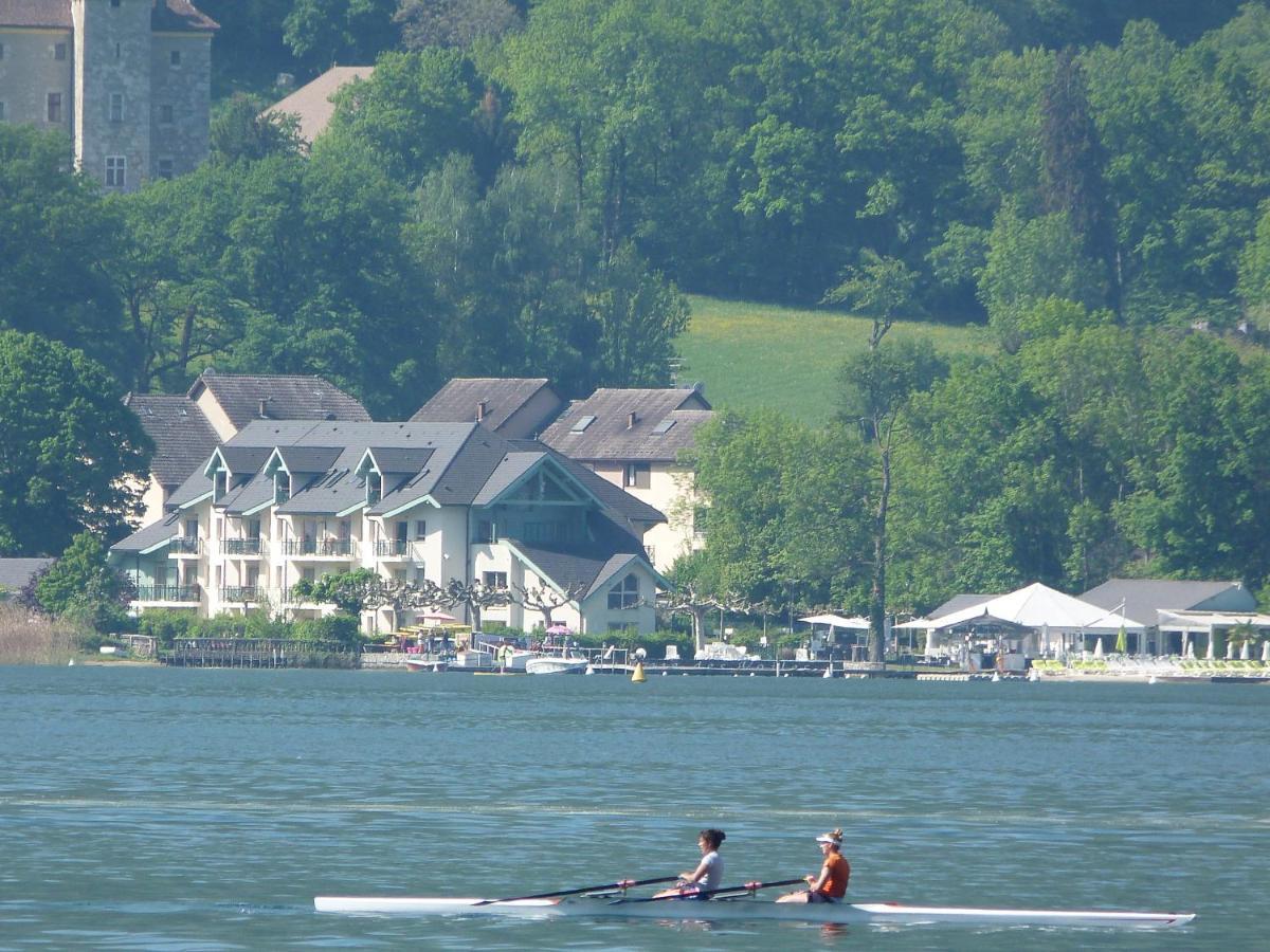 Logement Atypique Avec Vue Unique Panoramique Sur Le Lac D'Annecy, Dans Une Residence Avec Plage Et Ponton Privee Sur La Commune De Duingt Buitenkant foto